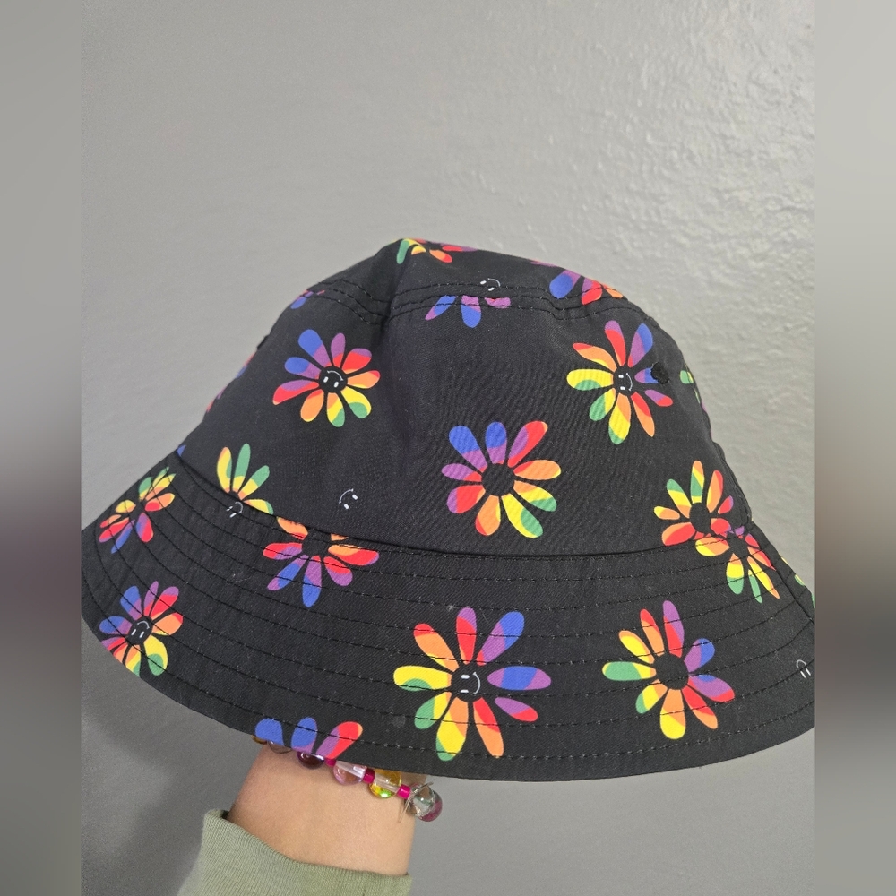 Claire's Rainbow Daisy Bucket Hat One Size